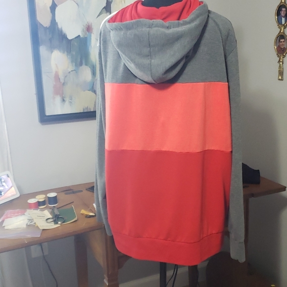 Color Block Hoodie - Picture 2 of 5